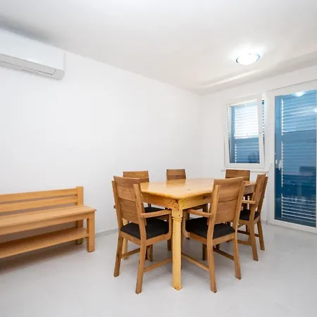 Apartment Family Friendly Seaside Sukosan, Zadar - 20841