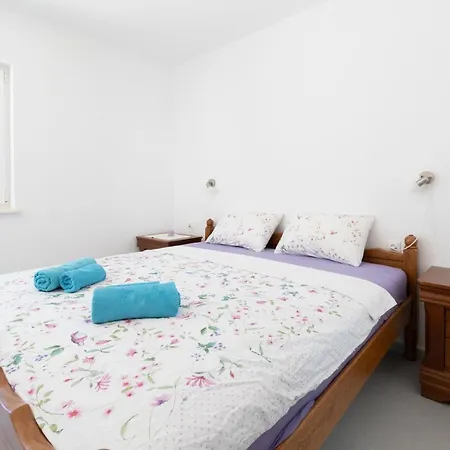 Family Friendly Seaside Sukosan, Zadar - 20841 Lejlighed