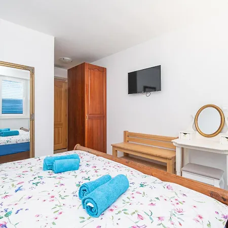 Family Friendly Seaside Sukosan, Zadar - 20841 Lejlighed