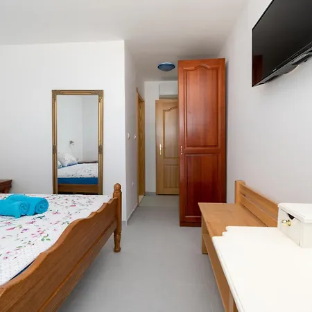 Family Friendly Seaside Sukosan, Zadar - 20841