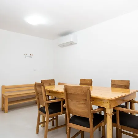 Apartment Family Friendly Seaside Sukosan, Zadar - 20841 *
