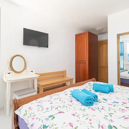 Family Friendly Seaside Sukosan, Zadar - 20841 Sukošan